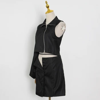 TWOTWINSTYLE Juoda Nesimetriškas Mini Suknelė Moterims Golfo ilgomis Rankovėmis Aukštos Juosmens Tuščiaviduriai Iš Suknelės Moterų Streetwear 2021