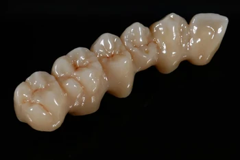 UTplus daugiasluoksnės, cirkonio dantų blokas (Japonija milteliai) atviroje cad-cam sistemos 98mm20mm