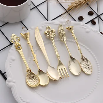 6Pcs Mini Royal Stiliaus Šaukštai, Šakutės Derliaus Metalo Raižyti Kavos Vaisių Desertas Peiliai Šakutės Arbatos Ledų Šaukštu, Virtuvė, stalo įrankiai