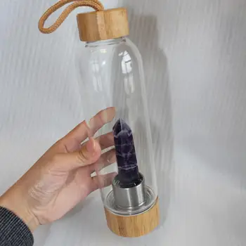 Natūralių Kristalų Skiltyje Brangakmenio Energijos Gijimas Stiklo Vandens Butelių Taurės Drinkware