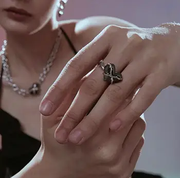 Neįprastas dizaineris tuščiaviduriai meilė ŠIRDIES žiedas juoda asmenybės punk unisex atvira pora žiedas naujas prašmatnus metalo stilingas kietas piršto ACC
