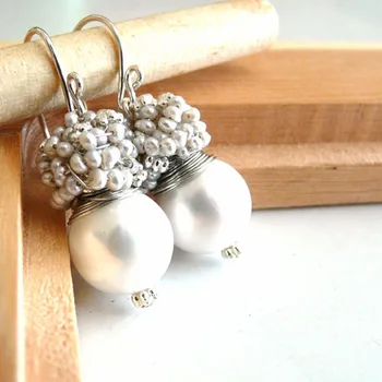 Laurent balta - šviežios auskarai su balta shell perlų ir sidabro jūros perlų Auskarai