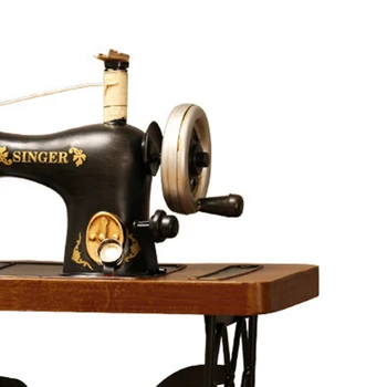 Senovinių Geležies Siuvimo Mašinos Modelio Drabužių Parduotuvė Langų Puošyba, Senosios Objekto Apdailos Kūrybinės Amatų